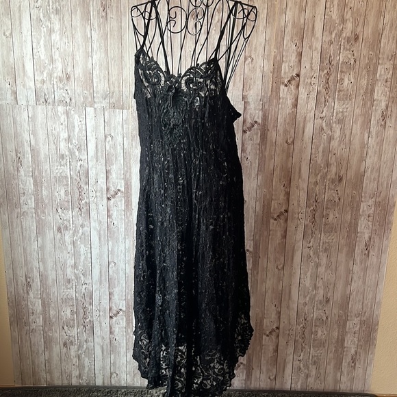 Cinema Etoile Black Lace Slip - Picture 3 of 7